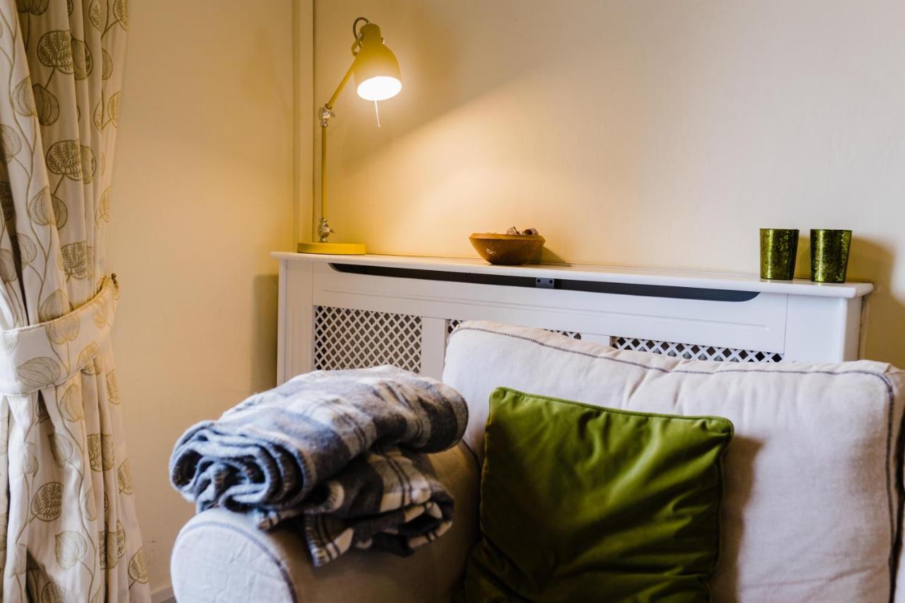May Tree Cottage Manorbier 5 Mins From The Beach Sleeps 4 Exterior photo